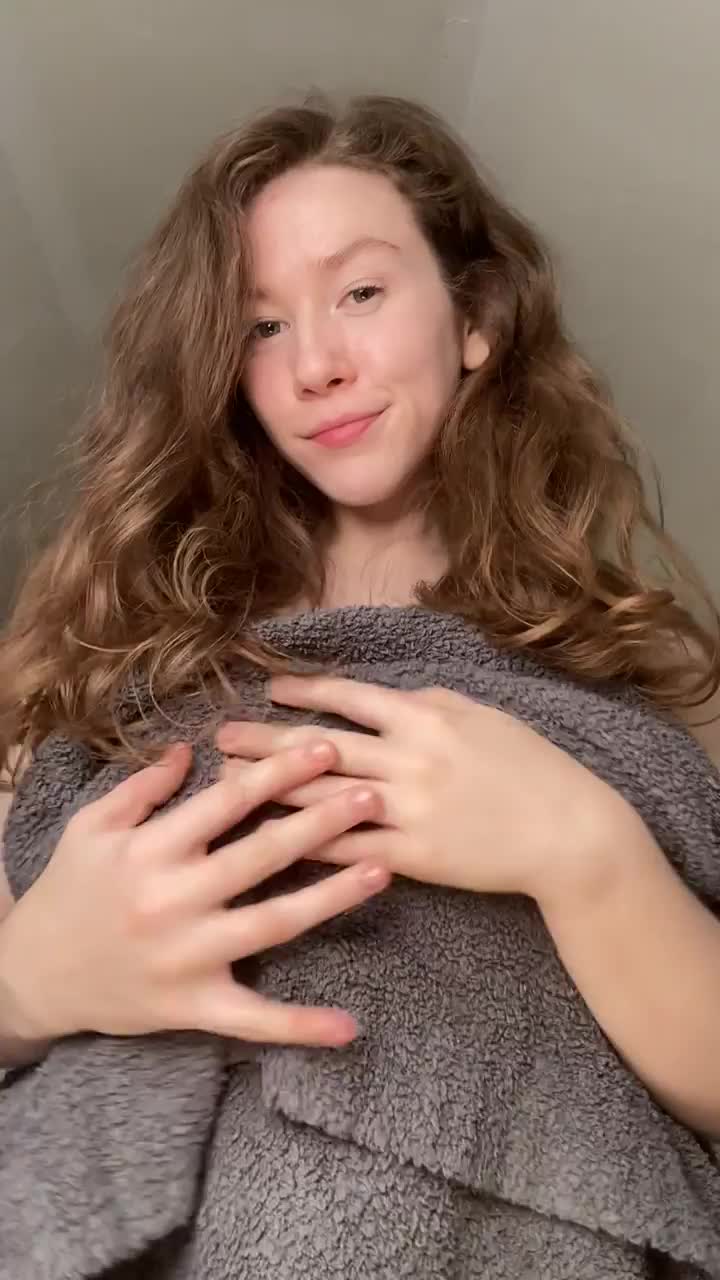 Your porcelain fuckdoll is ready to play : video clip