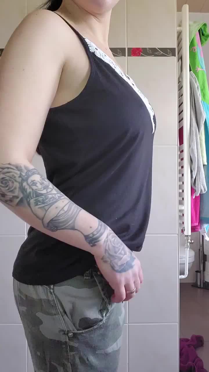 I heard that eating ass relieves stress : video clip