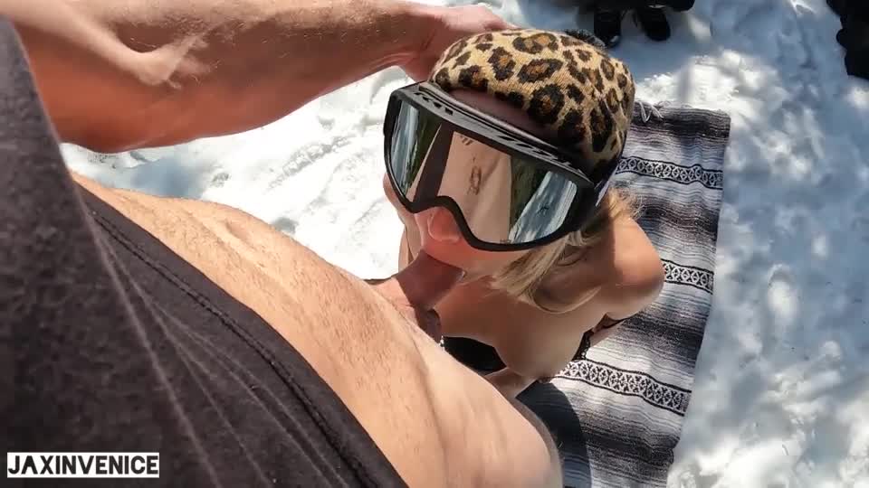 Mouth stuff outside : video clip