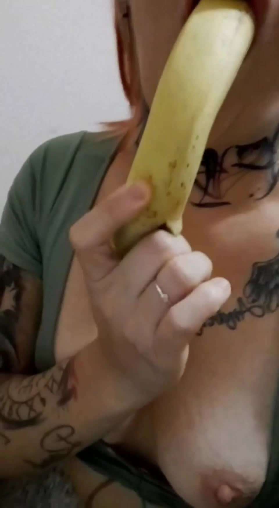 I love feeling your cock throbbing down my throat.. : video clip