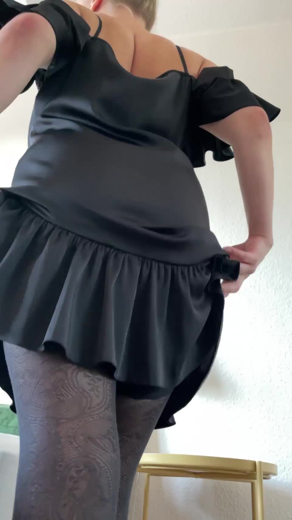 Do you like what I am wearing for a date with you? : video clip
