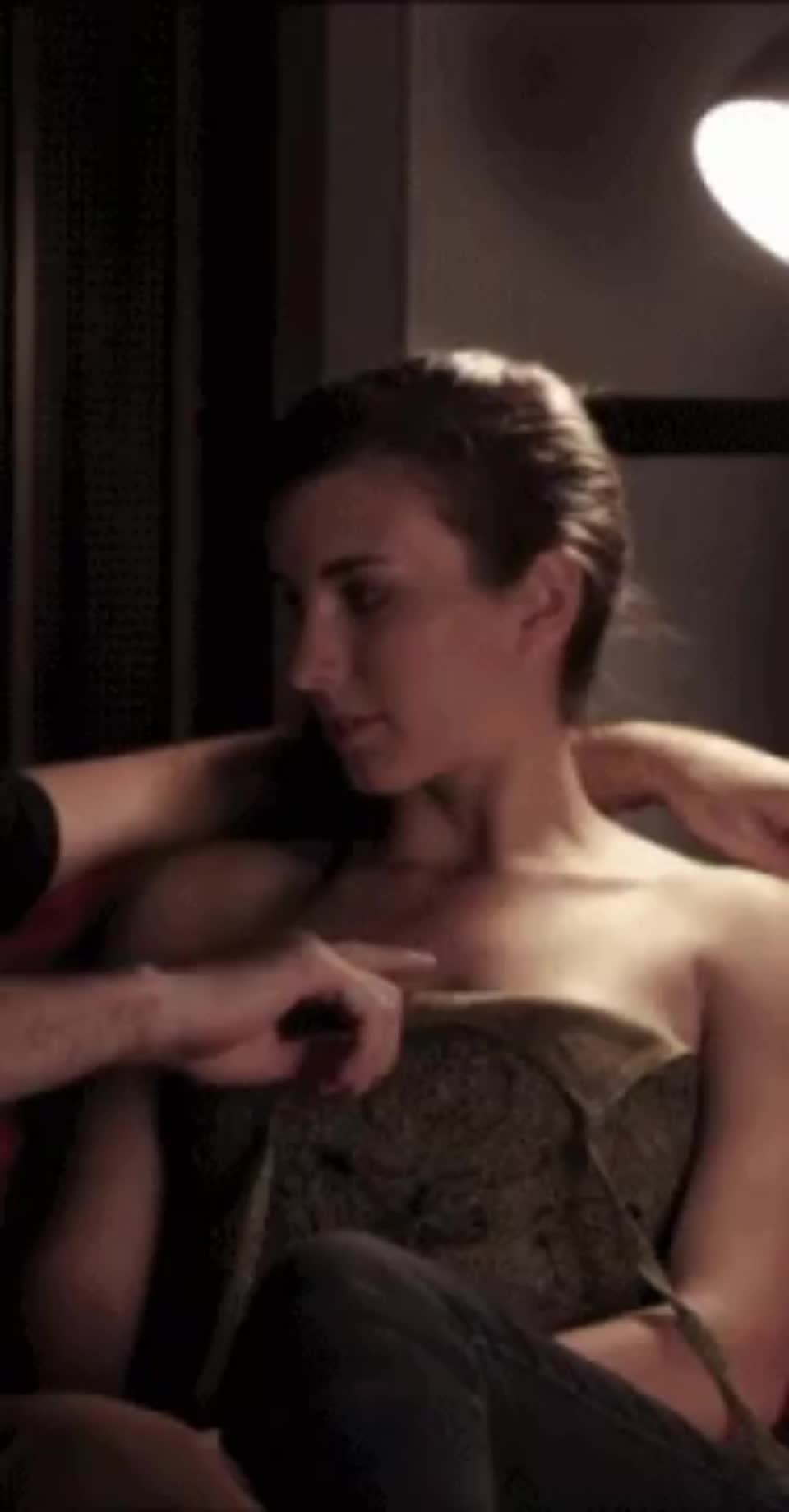 Melissa Johnston - Topless in "Redlands" : video clip
