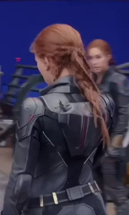 Obsessed with Scarlett Johansson’s ass in her tight black widow costume : video clip