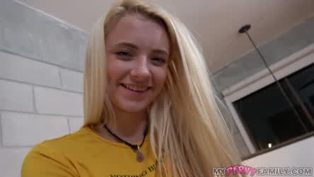 Riley Star - Sexually Frustrated Stepsister : video clip