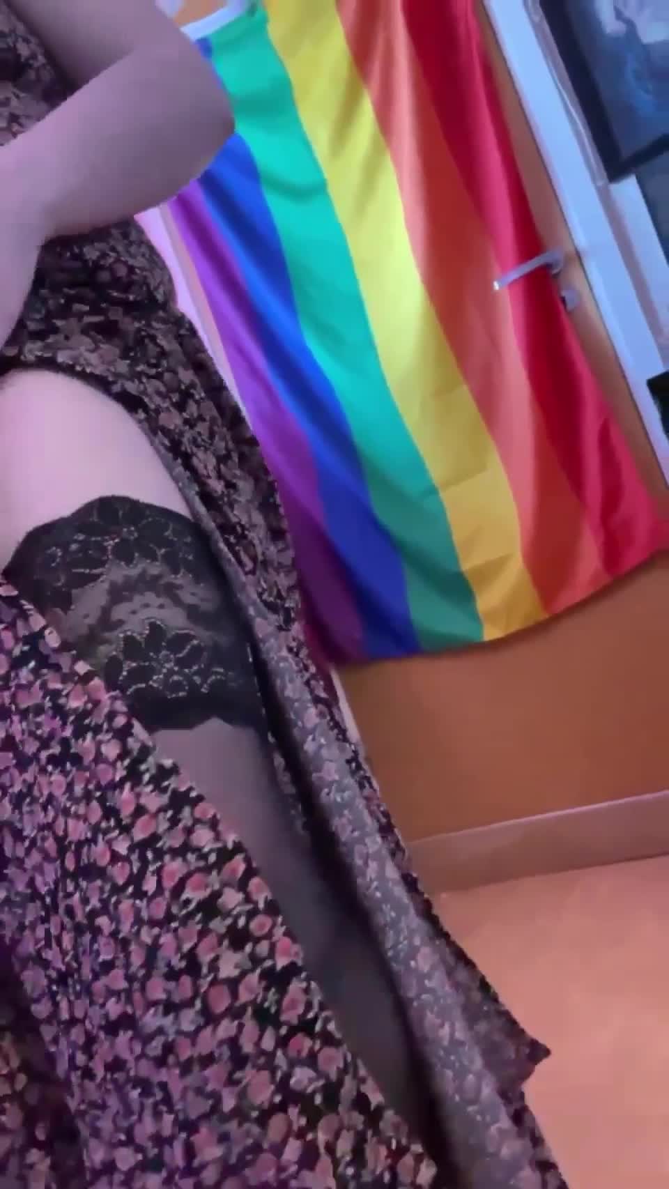 Love wearing my strap-on under my dress ^^ : video clip