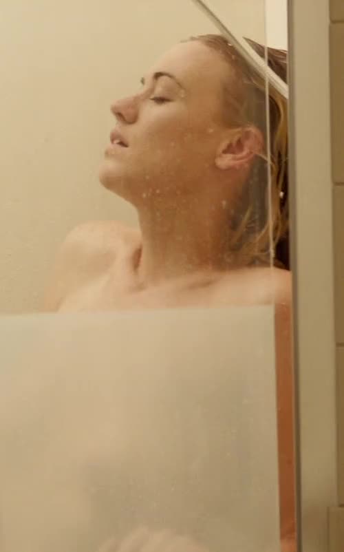 Yvonne Strahovski's nude debut : video clip