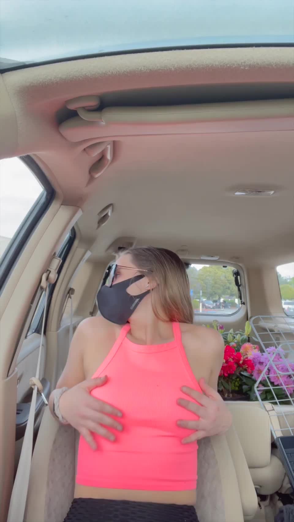 I liked my new dress so much, I decided to just change in the parking lot 😇 [gif] : video clip