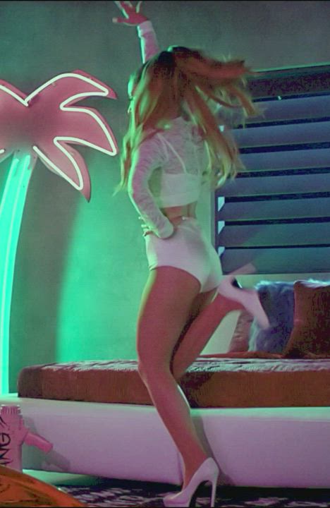 Ariana Grande has such a cute little ass. This look drives me crazy! : video clip
