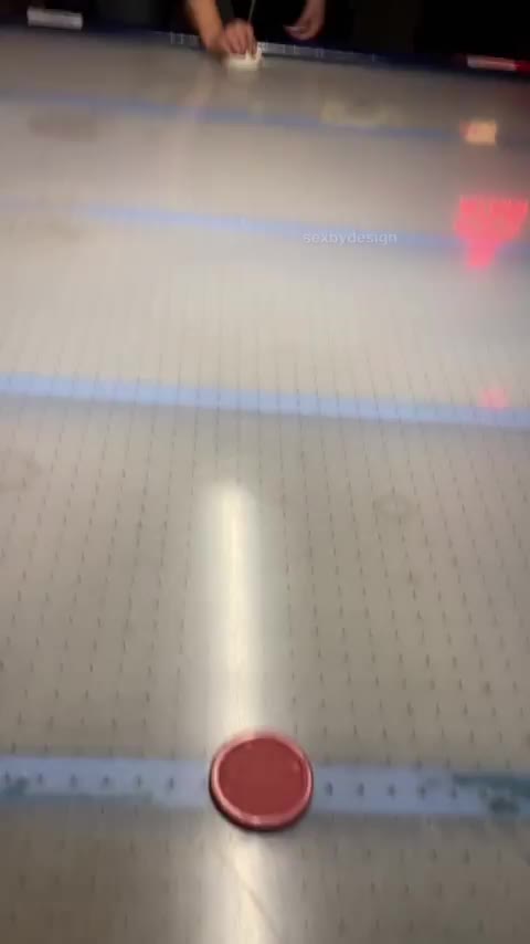 I suck at arcade games but I did use my titty to win this game of air hockey 😝 [GIF] : video clip