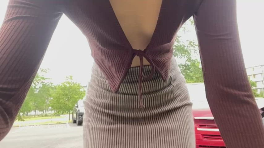 Really no bra when going out in real life : video clip