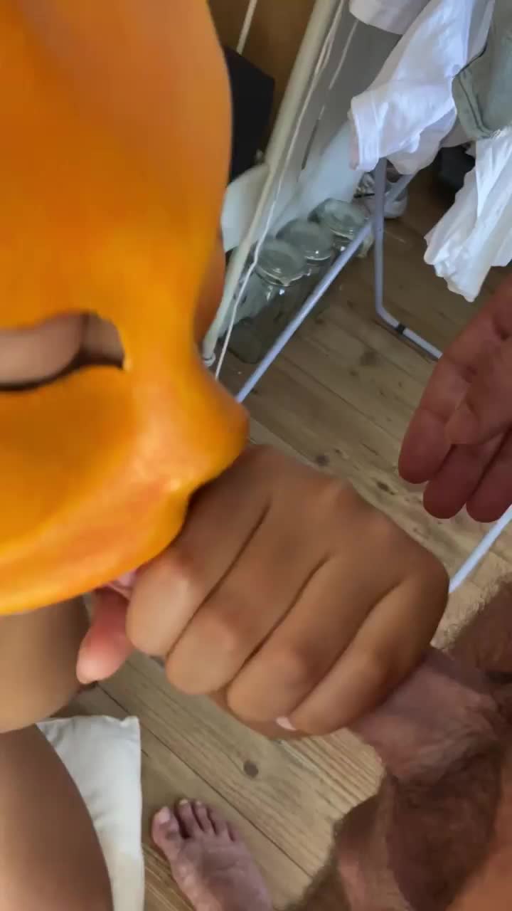 I love some warm cum on my naked body 💦😋 : video clip