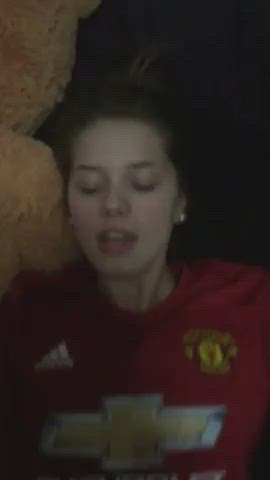 ManU lost to city, so she had to fuck him as a forfeit : video clip