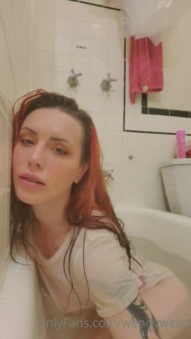 Fuck I love bath time : video clip