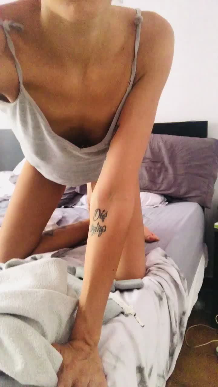 I hope many older men will cum to me, that would make me so horny 😋 : video clip