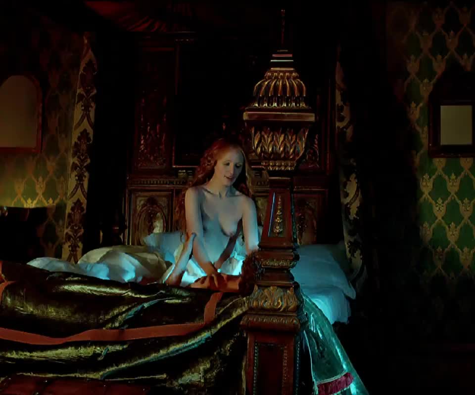 Birthday Babe: Emily Berrington in The White Queen [S1E6-2013] : video clip