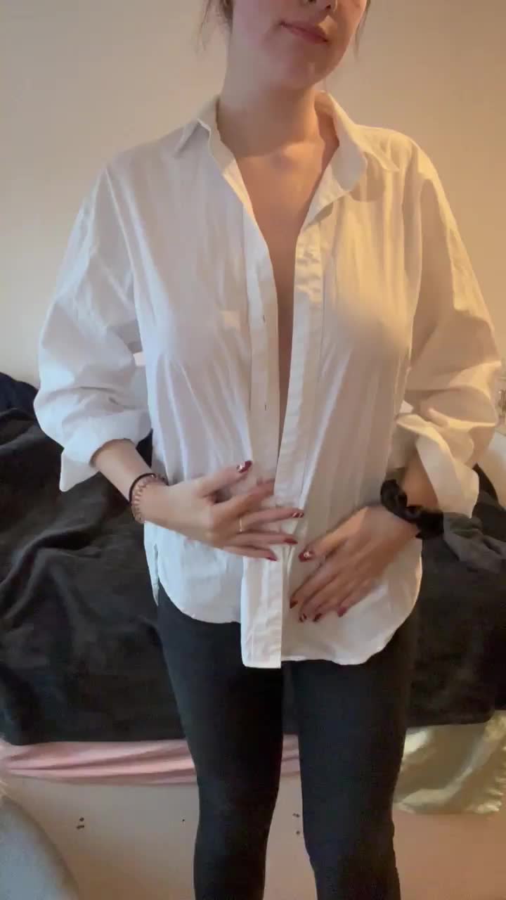 My bestie told me not to show my boobs online… fuck it :) : video clip