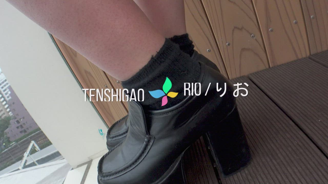 Rio is a Japanese amateur getting naked : video clip