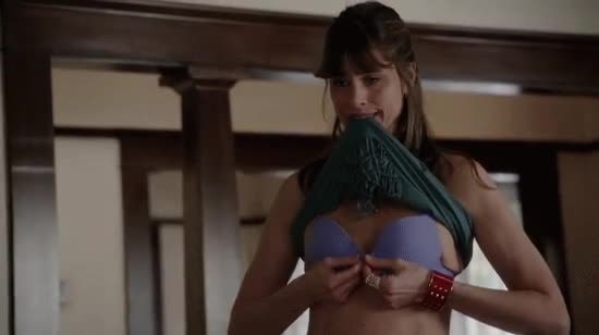 Amanda Peet in Togetherness : video clip