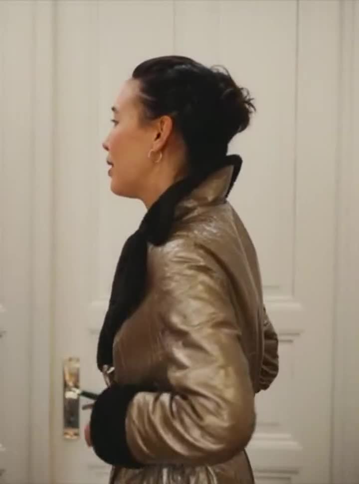 Malaya Stern Takeda pretty tits in Amazon german series Love Addicts (2022) : video clip