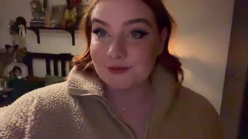 G cups that require lots of kisses : video clip