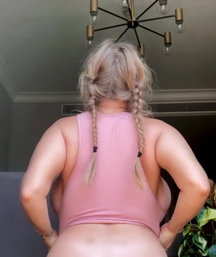 Fun View from Behind : video clip