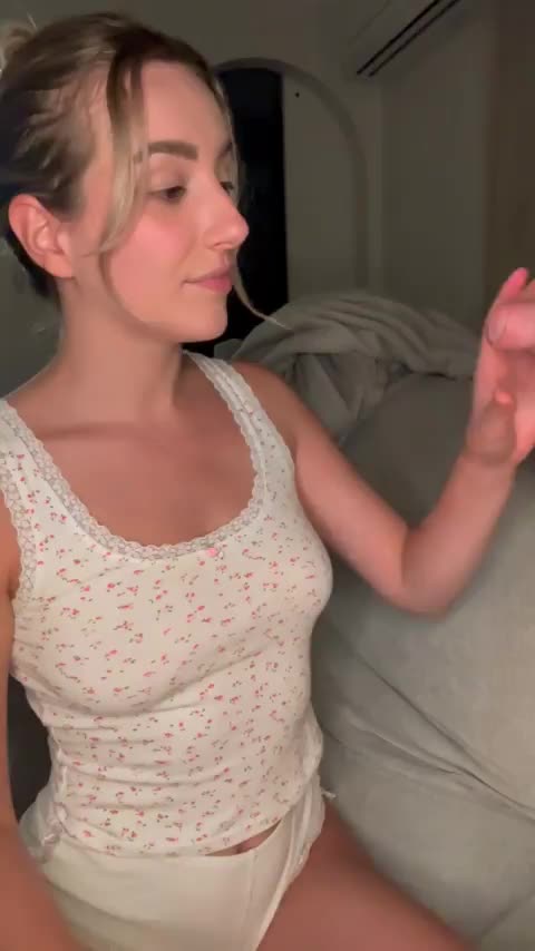 I'm ready for the handful.... or face ful : video clip