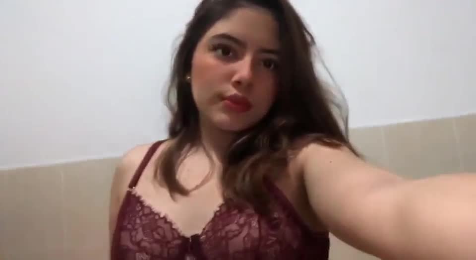 Those tits would fit in your hands : video clip