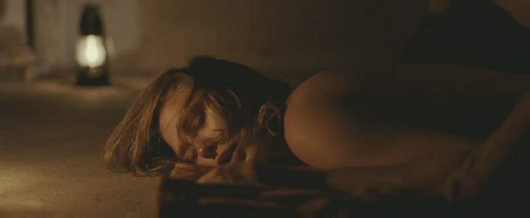 Elizabeth Olsen fucked hard in her ass : video clip