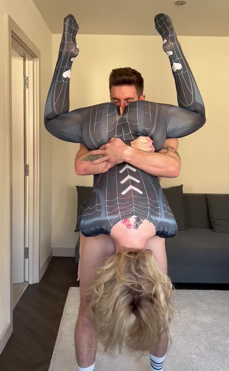 Our version of the famous upside down Spider-Man kiss : video clip