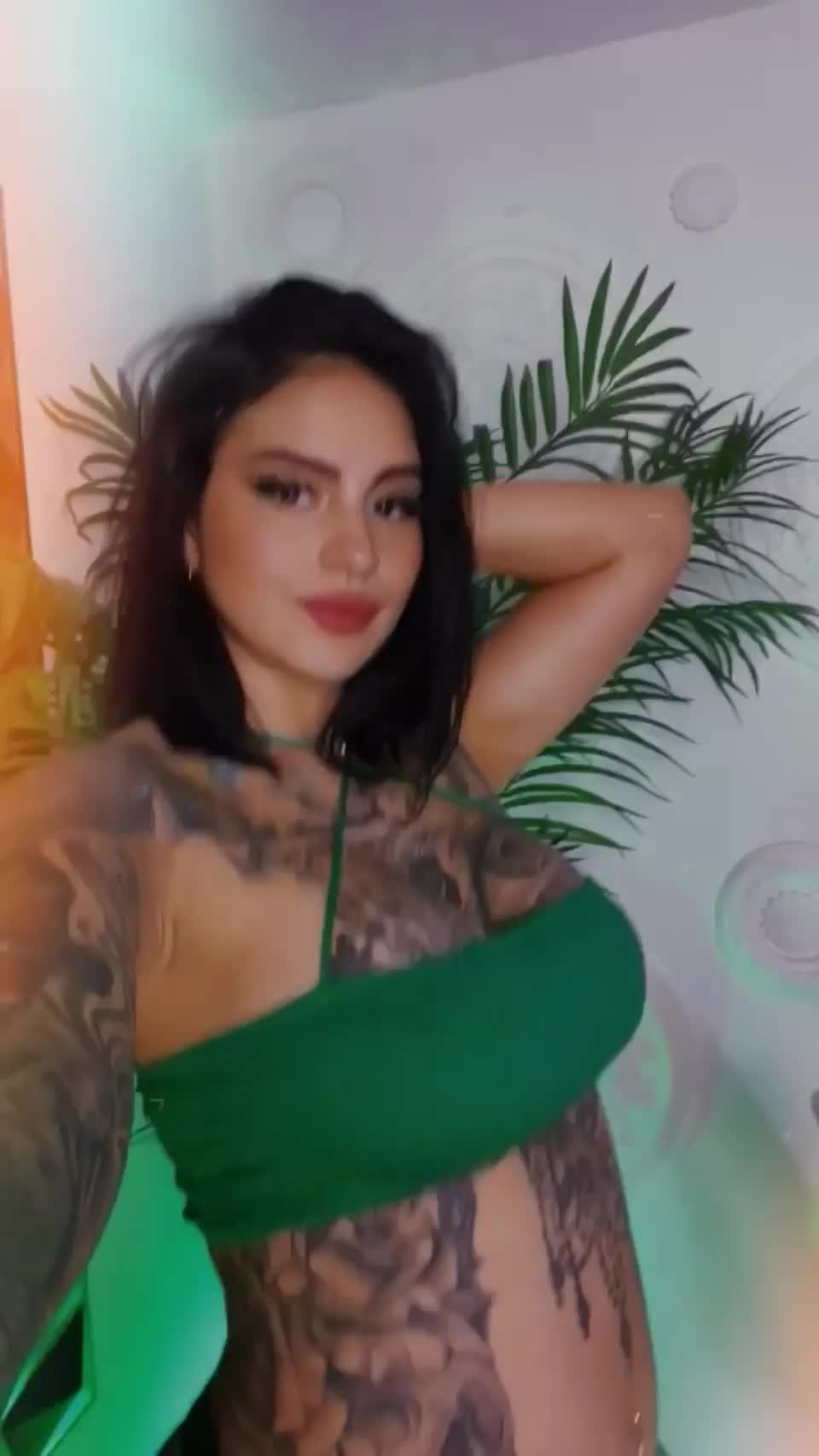 Would you bang a latina like me? : video clip
