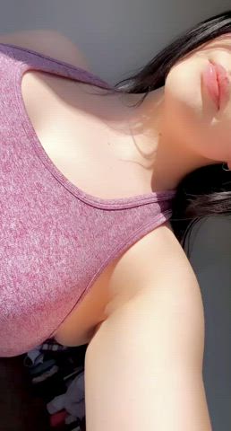 There’s some huge titties hiding under my sports bra 🙊💦 : video clip