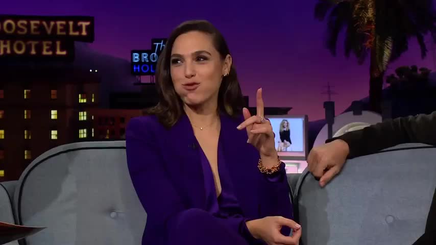 Gal Gadot struggling to swallow several loads at once : video clip