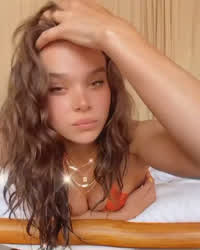 You find Hailee Steinfeld like this in you and your girlfriends bed, what do you do? : video clip