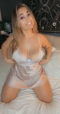 Let’s make a baby in my silky lingerie 😋💕 : video clip