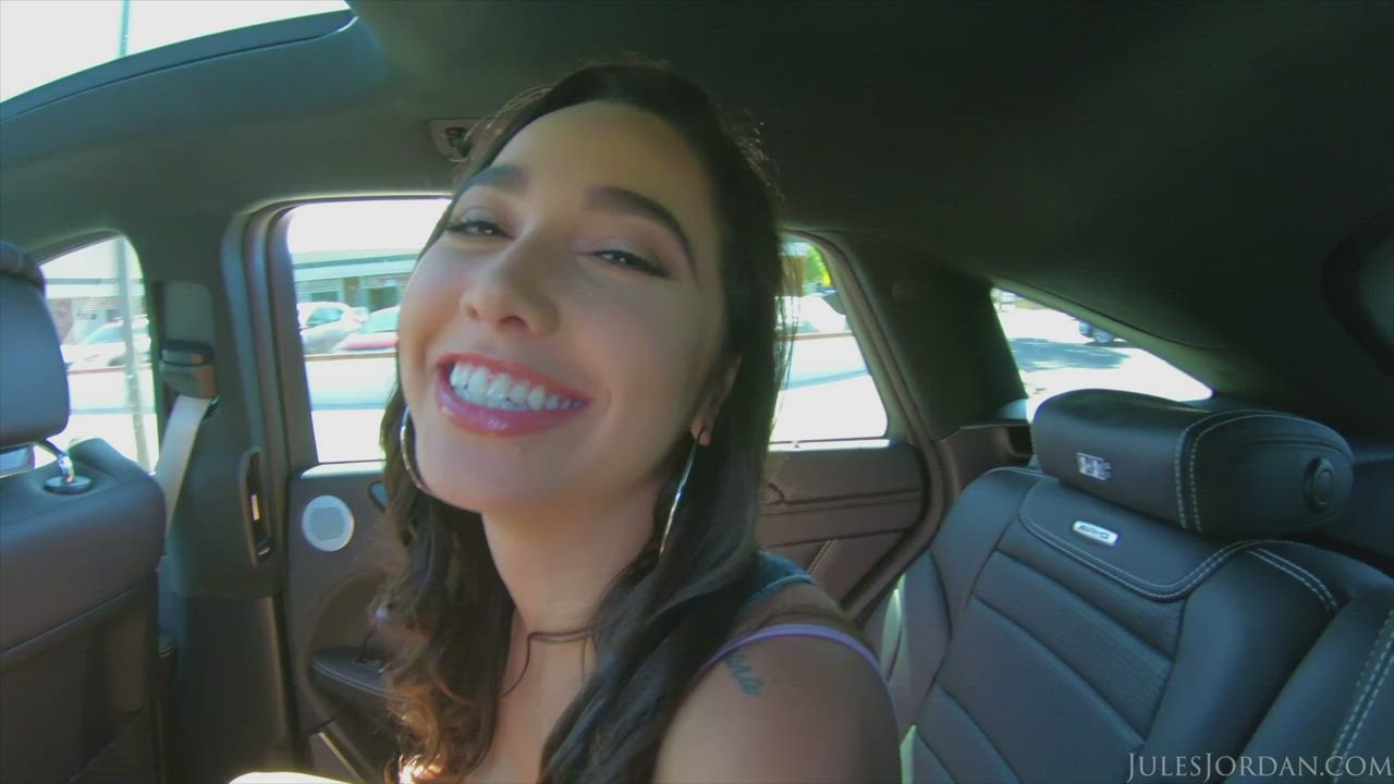 Karlee Grey: Huge Natural Backseat Fun : video clip