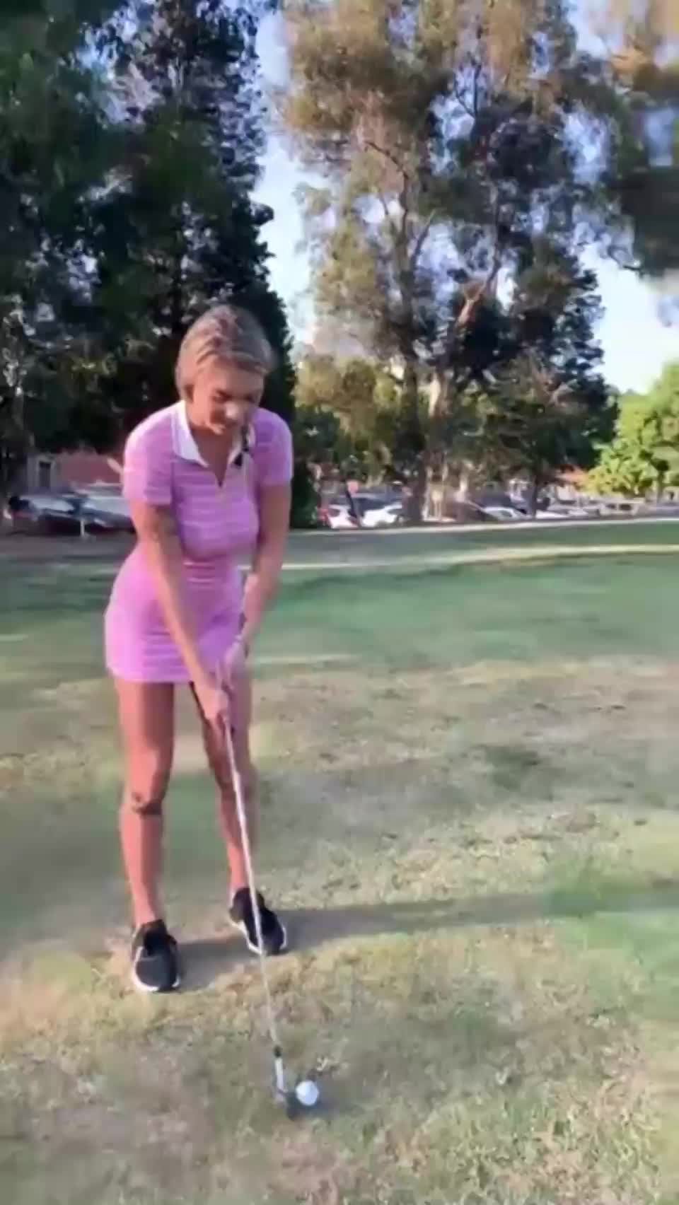 Gabbie Carter Having Fun On The Golf Course : video clip