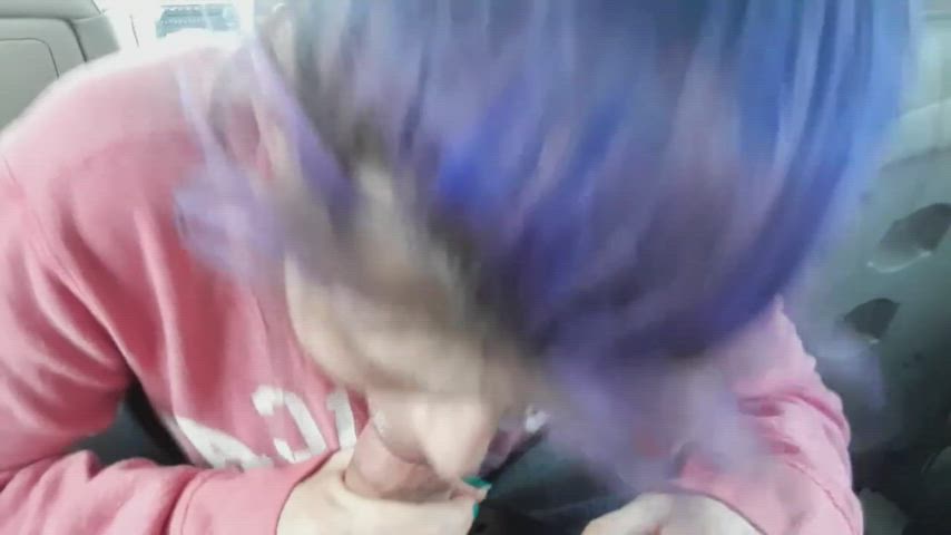 Blue hair knows how to suck delicious : video clip