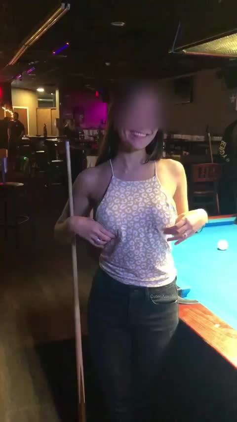 I lost at pool, I show my tits.. that’s how this game works right? : video clip