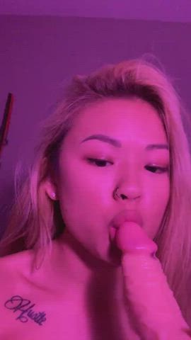 Asian Babe Sucking Tease : video clip