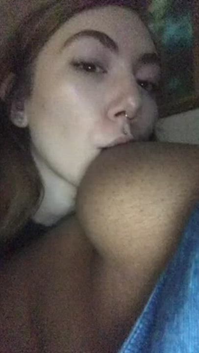 Lesbian breast sucking : video clip