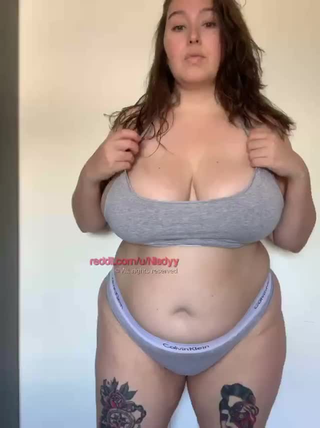 Perfect for titty fuck.. and more 😈 any volunteers? : video clip