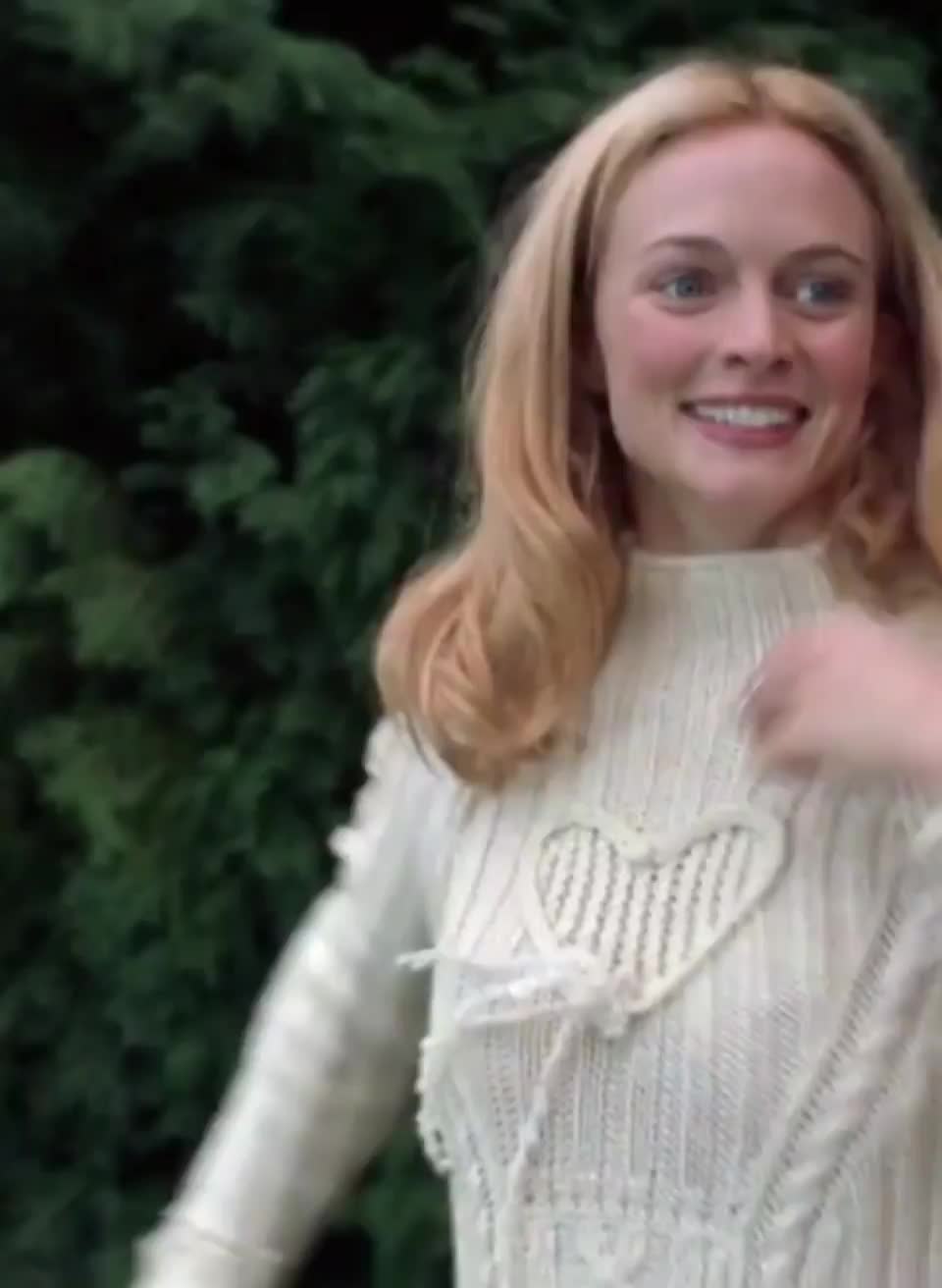 Heather Graham stripping with a chipper attitude : video clip