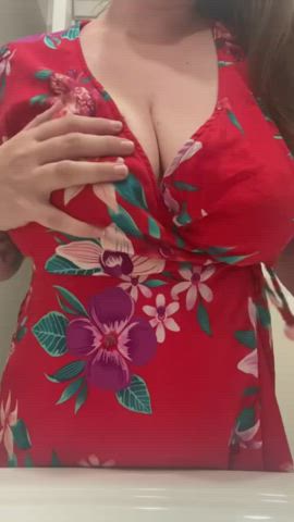 Tell me, are my big, natural boobs the type of tits you dream about? 30(f) : video clip