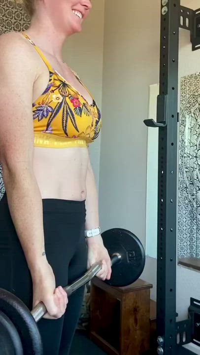 If you blink twice my clothes disappear while I'm working out. kinda like a magical ON/OFF (F32) : video clip