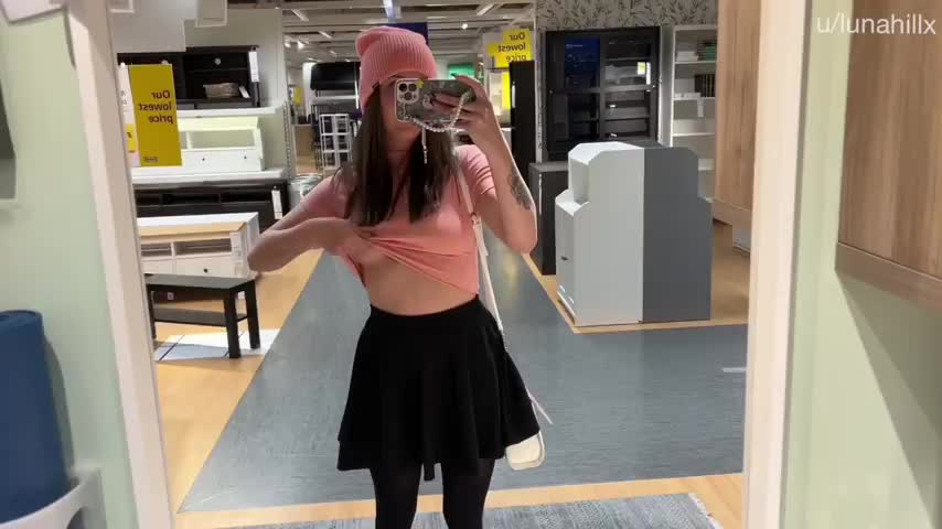 Flashing in the middle of IKEA [GIF] : video clip