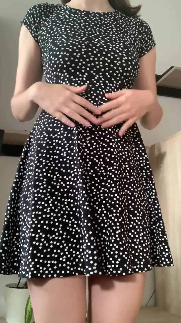 Do you approve my outfit for our first fuck date : video clip