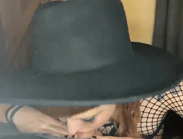 that smile when she looks at how much cock she just swallowed (oliviajarden) : video clip