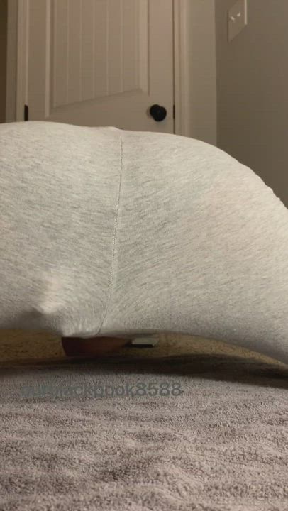 Squirting in leggings is hot! 33f : video clip