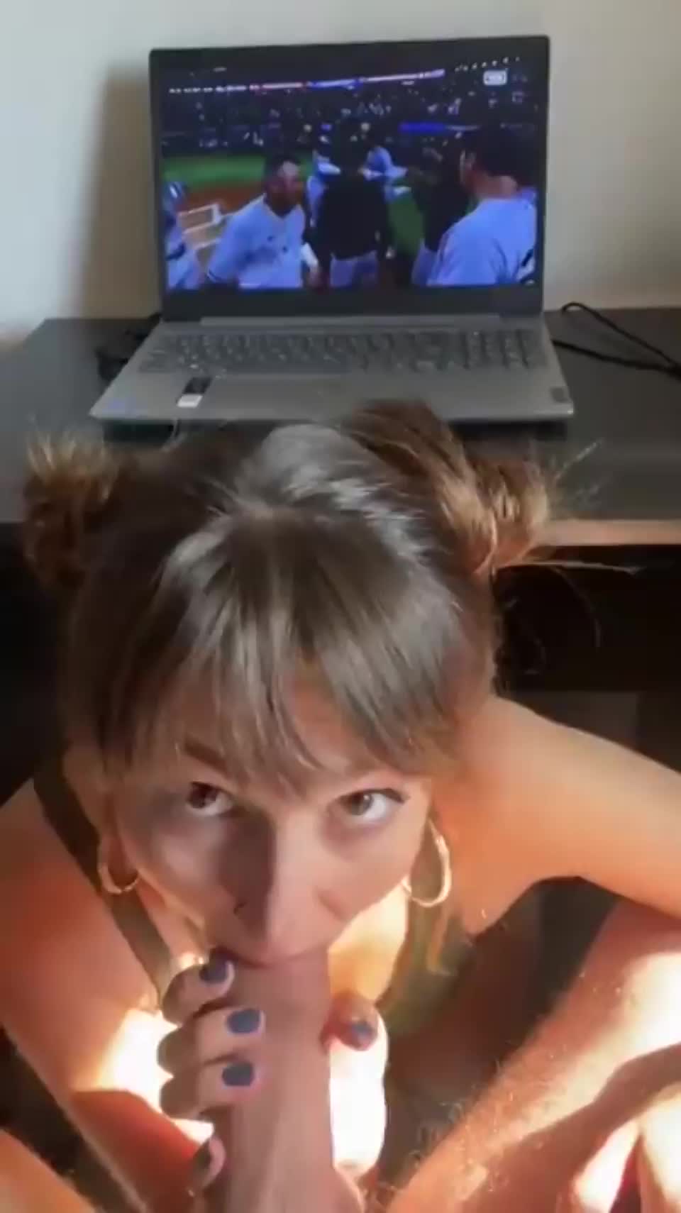 I like to look you in the eyes while doing this. : video clip
