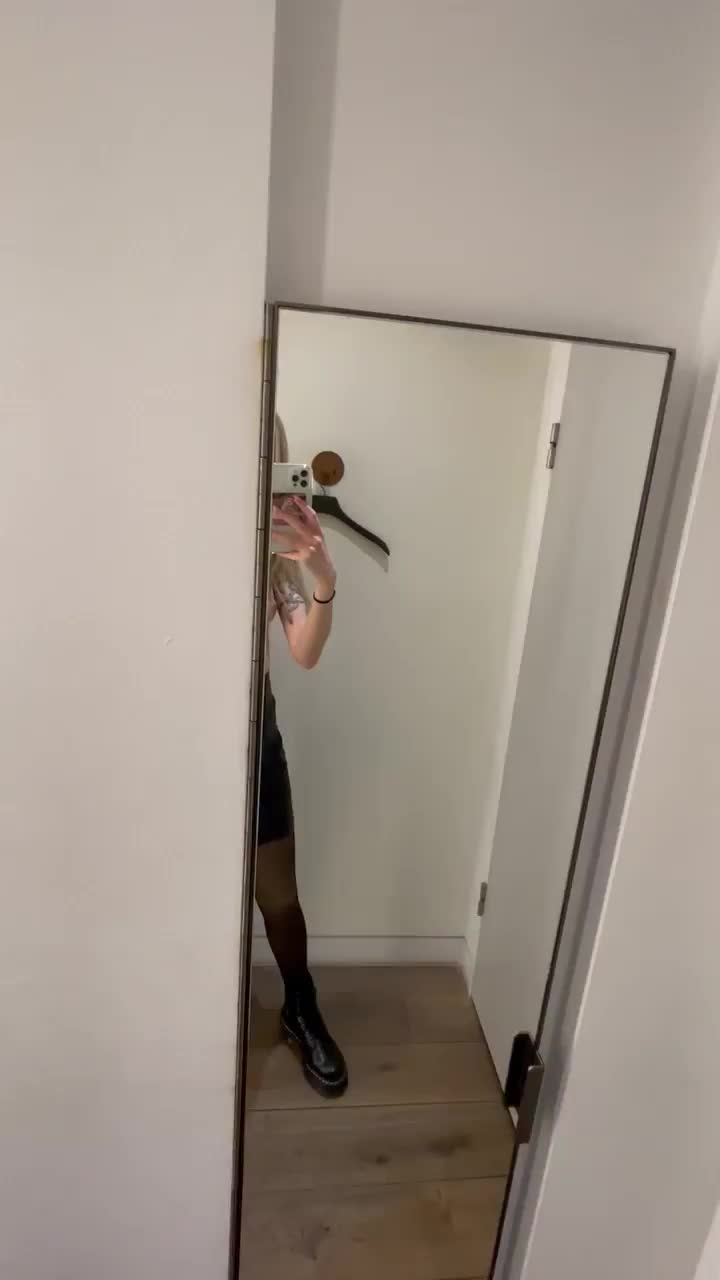 I am only half naked, need you to undress me 🖤 : video clip